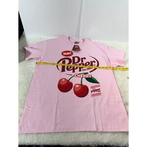 NWT Dr Pepper Cherry Pink Graphic T-Shirt Size Large Soda Tee Y2K Soda Core